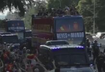 Lamine Yamal et Fabián Ruiz en tête de la spectaculaire parade de la victoire de l’Espagne